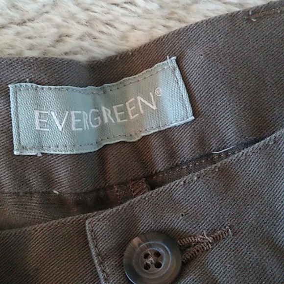 Evergreen Shorts - Picture 8 of 11
